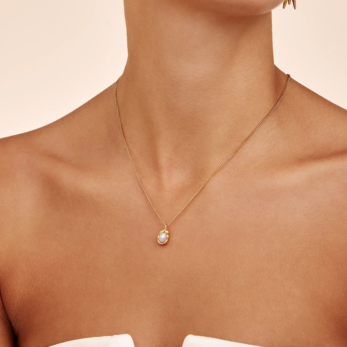 Luna Pearl Drop Necklace